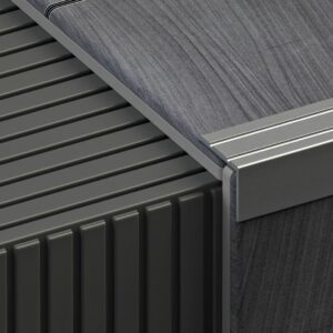 Burkolatváltó Lépcső Sarok Profil 24,5x10mm 270cm Hossz